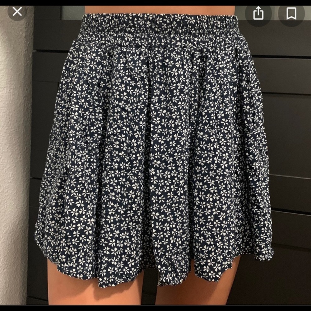 Brandy Melville navy blue floral skirt